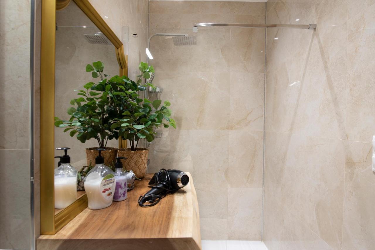 Ag.Sofias Pedestrian Area Luxury Ap. & Big Balcony Apartment Thessaloníki Ngoại thất bức ảnh